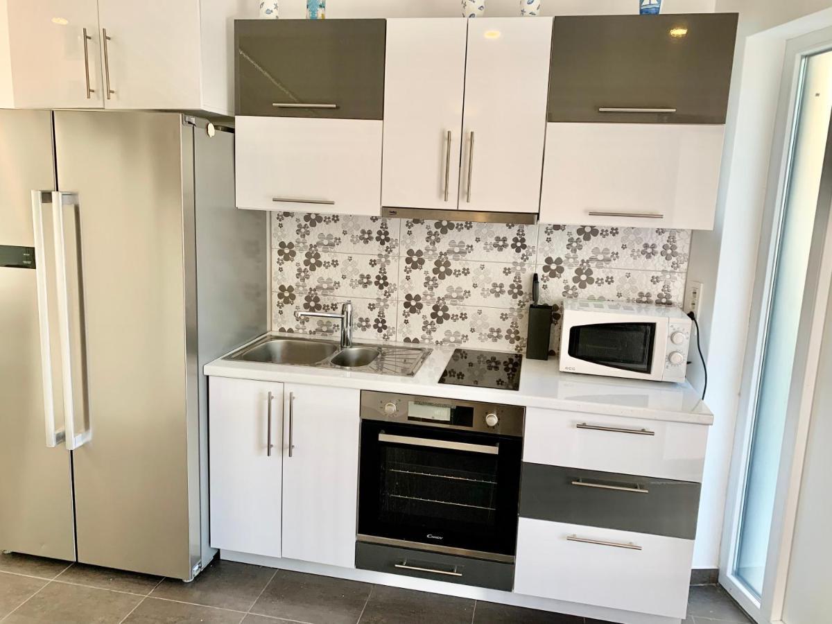 Legacy 2 Apartment *
